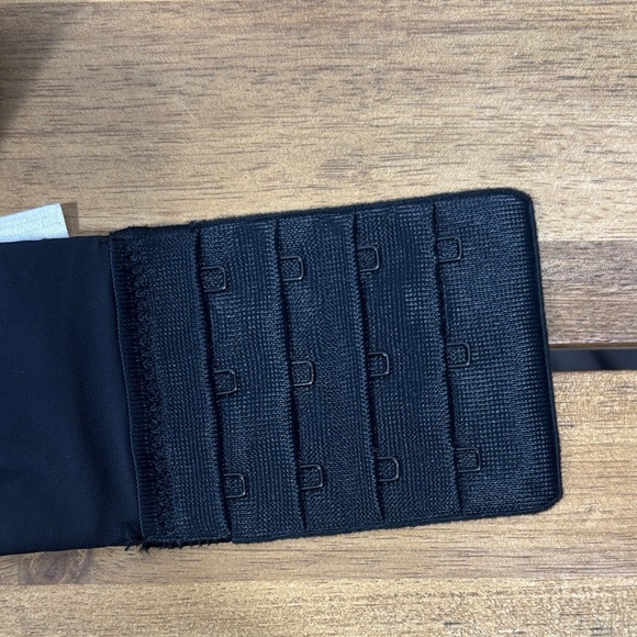 Classic T Shirt Black Bra - Picture 7 of 9